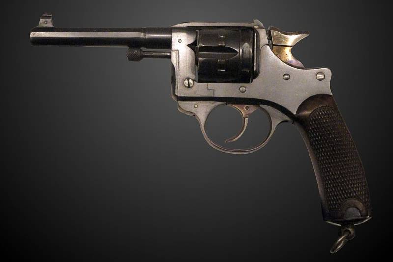 Первые хоть в чём-то: французские армейские револьверы Первые хоть в чём-то: французские армейские револьверы оружие