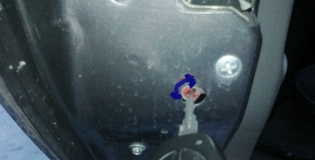 Детский замок на задней двери Lada Kalina