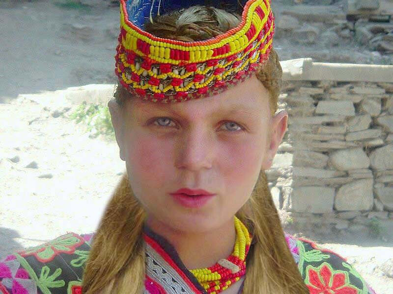 White tribe. Памирцы калаши. Народность калаши в Пакистане. Пуштуны калаши Памирцы.