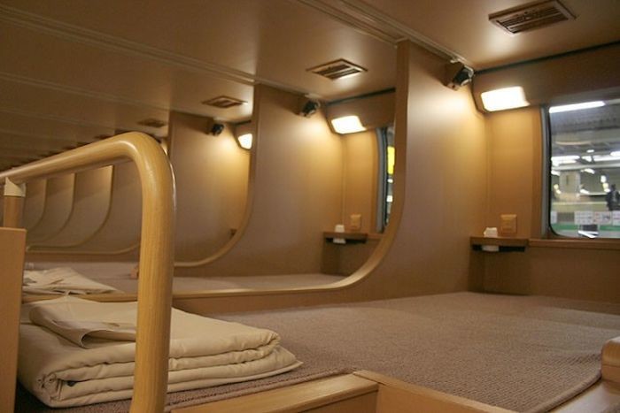Вагоны-спальни японских экспресс-поездов вагон, место, спальня, япония
