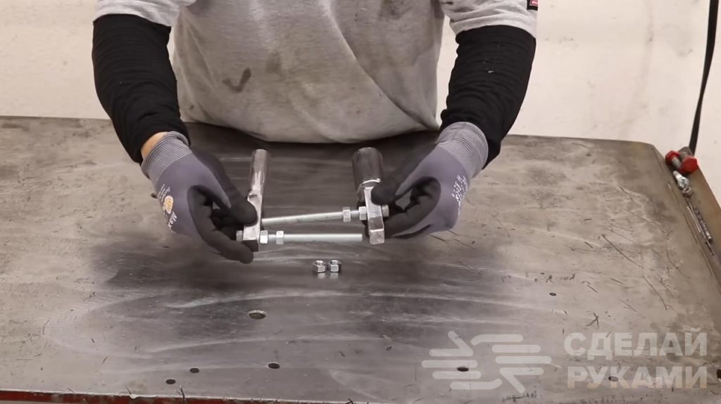 Простейший гибочный станочек для мастерской