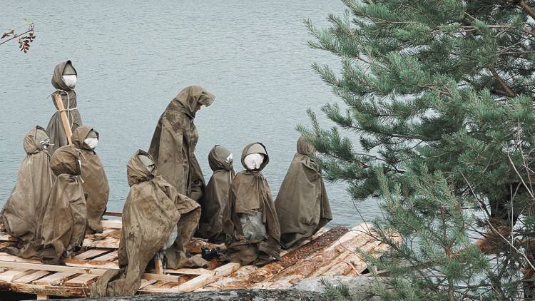 Блогеры сварили березовую кашу в патриотическом проекте «Пережить, чтобы помнить» Блогеры сварили березовую кашу в патриотическом проекте «Пережить, чтобы помнить» Общество