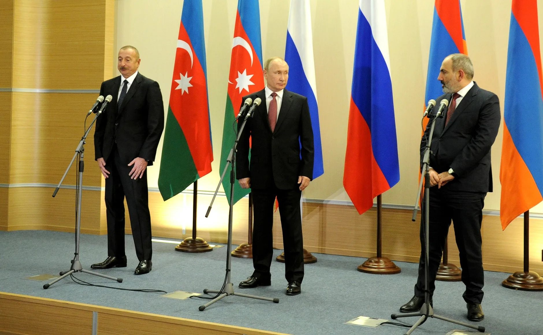 Азербайджан россия закрыта. Пашинян Алиев саммит ЕАЭС. Встреча Путина Алиева и Пашиняна 2021.