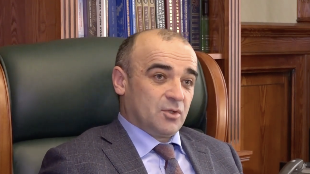 Ректор КЧГУ Узденов объяснил, стоит ли указывать национальность преступников