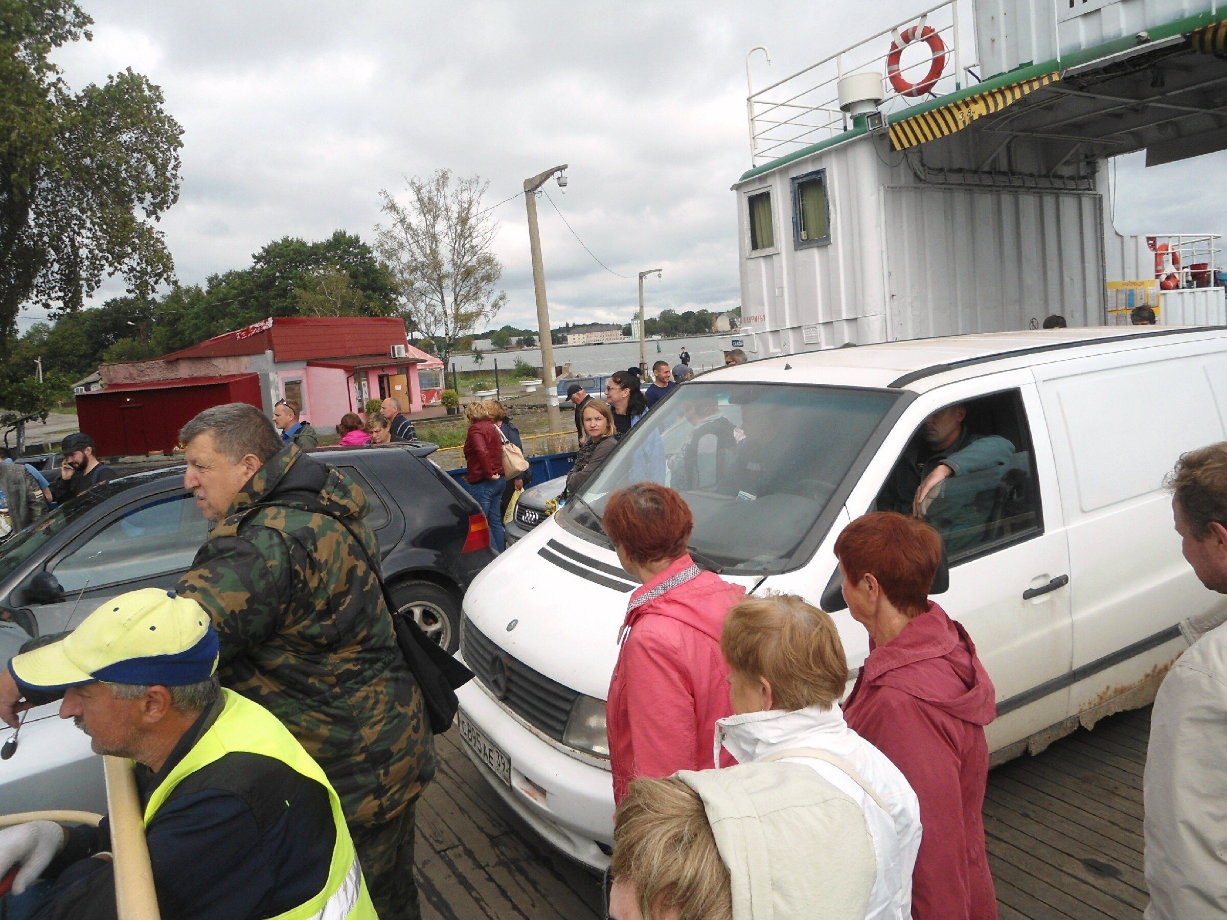 Заброшенный немецкий аэродром Люфтваффе Нойтиф. Начало. Заброшенный немецкий аэродром Люфтваффе Нойтиф. Начало.