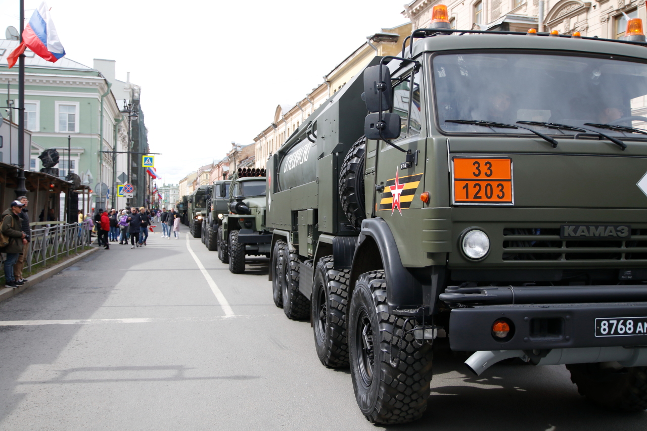 Онлайн-трансляция парада Победы 9 мая 2024 в Санкт-Петербурге: где посмотреть