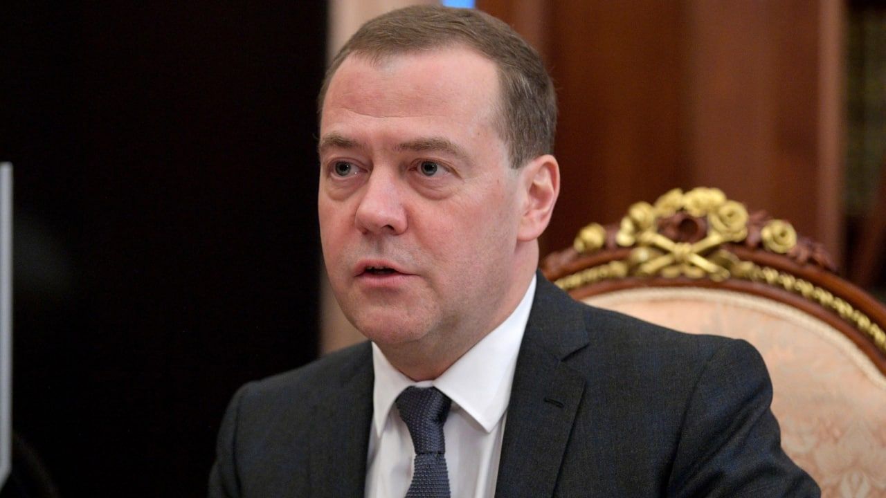 Медведев: текущая ситуация с контролем вооружений намного хуже холодной войны Политика