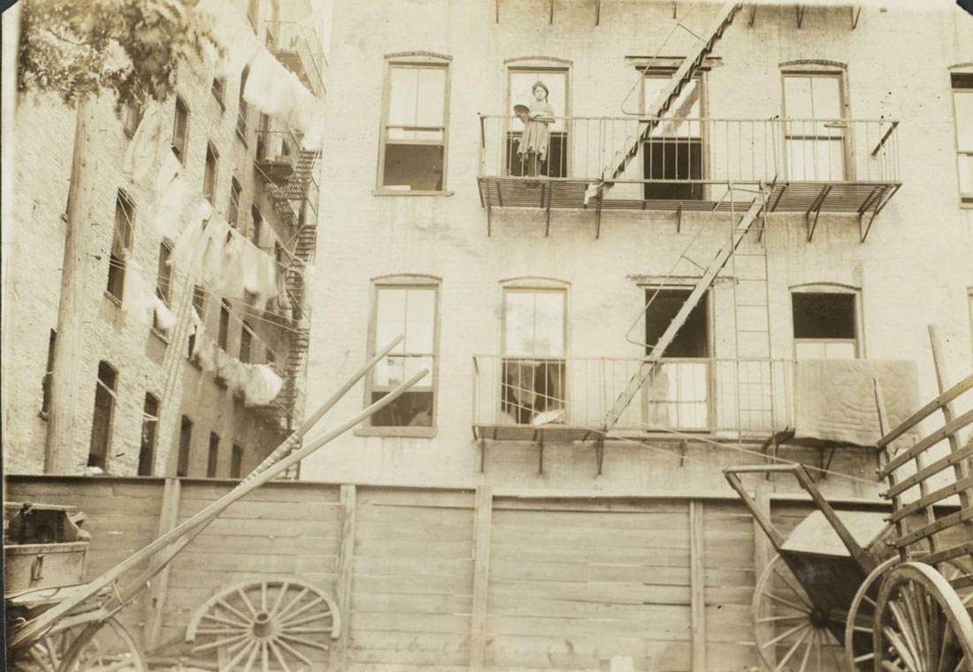 Квартиры старого Гарлема (без ретуши) кухня, дальней, комнаты, части, мигрантов, всего, назад, может, время, очень, краской, ведет, детей, Гарлем, стоит, несколько, старого, квартире, такой, жилье