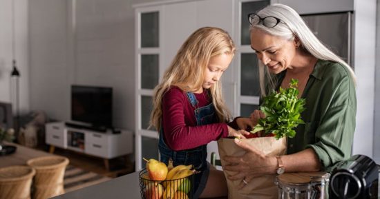 Диетолог Редина назвала продукт, особо полезный для людей после 50