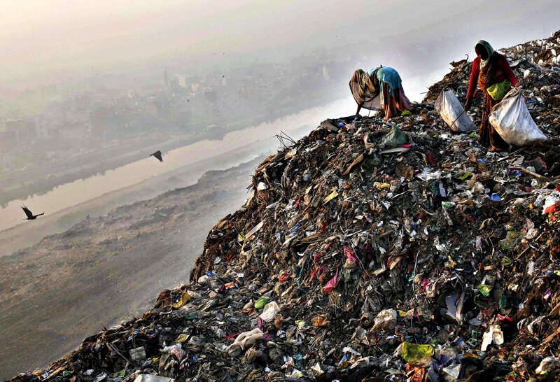 Чудовищная гора мусора в Индии скоро станет выше Тадж-Махала мусора, Газипур, НьюДели, попросту, метров, человек, примерно, высоту, станет, потому, заболеваний, невозможно, каждый, продолжает, сильно, рассказал, этого, достигла, местные, смоге