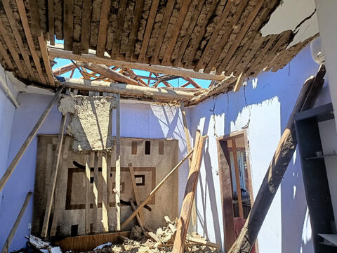 «Крыши над головой больше нет»: жители разрушенного дома в посёлке Яблоновском под Краснодаром рассказали о ночной атаке БПЛА