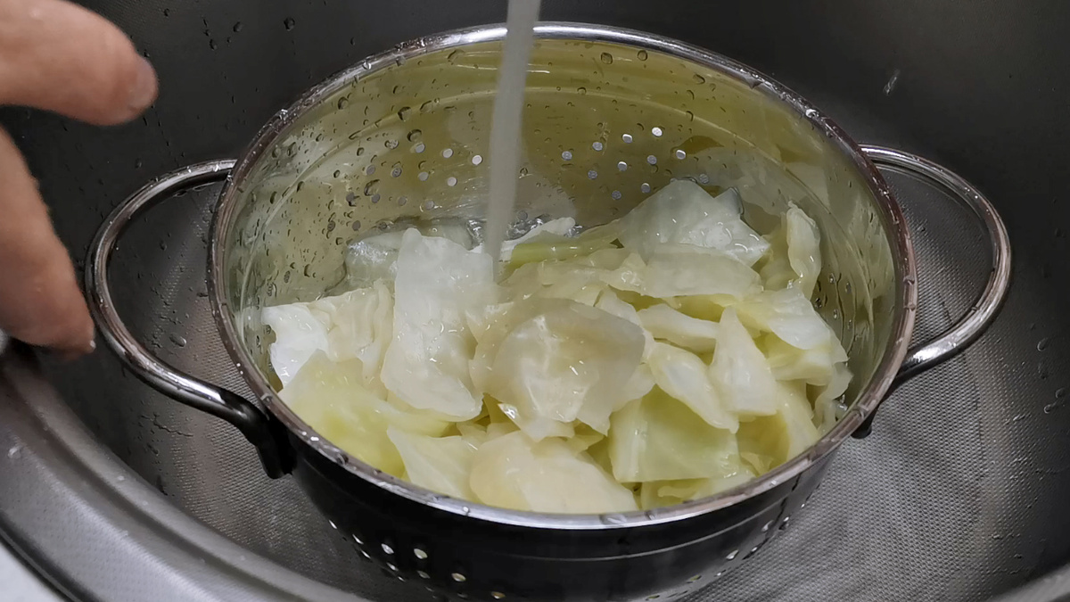 Никогда раньше не ела такой вкусной капусты. Готовлю уже третий раз за неделю и хочется еще. Гениальный рецепт и самое главное простой Никогда раньше не ела такой вкусной капусты. Готовлю уже третий раз за неделю и хочется еще. Гениальный рецепт и самое главное простой капусту, капуста, чтобы, можно, совсем, жарим, немного, такая, слегка, кастрюлю, ингредиент, масла, довольно, сухари, Поскольку, теперь, стать, сильный, добавляем, Огонь