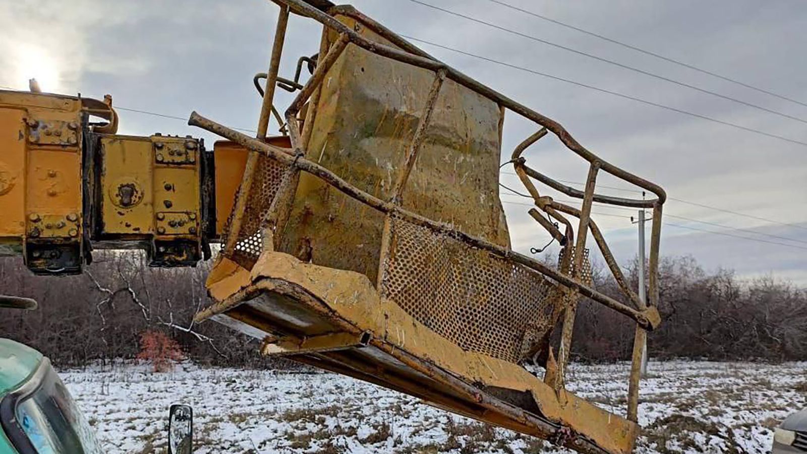 Поезд протаранил автовышку на перегоне в Омской области