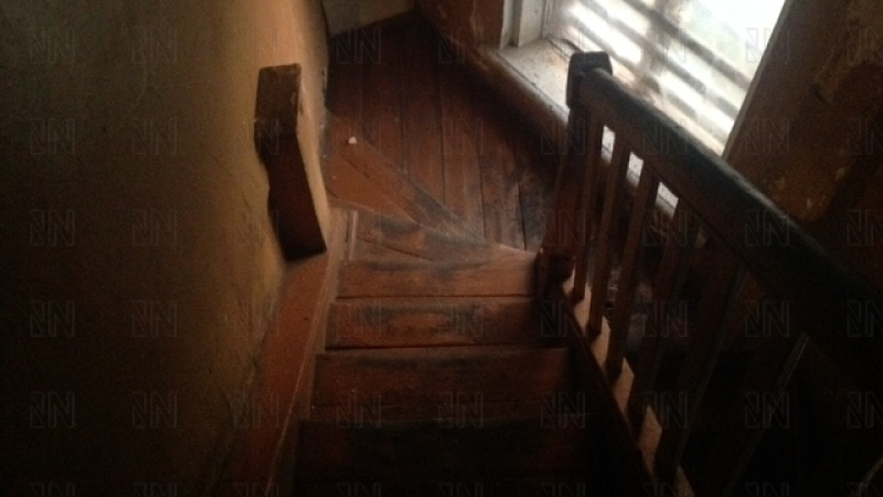 текст для переписывания из книг. собака сторожит дом. сторож вокруг дома. собака во дворе. собака охраняет дом.