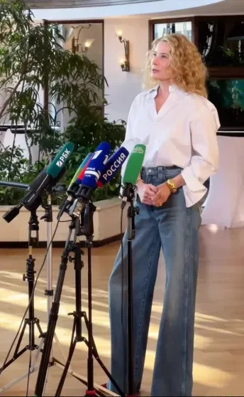 Юлия Высоцкая и Андрей Кончаловский вышли в свет в Москве Высоцкая, Андрей, ВысоцкаяЮлия, КончаловскийЮлия, театре, четыре, играет, Кончаловского, Моссовета, актриса, после, мужем, крайне, редко, аварии, автомобильной, травму, черепномозговую, супруги, 52летняя