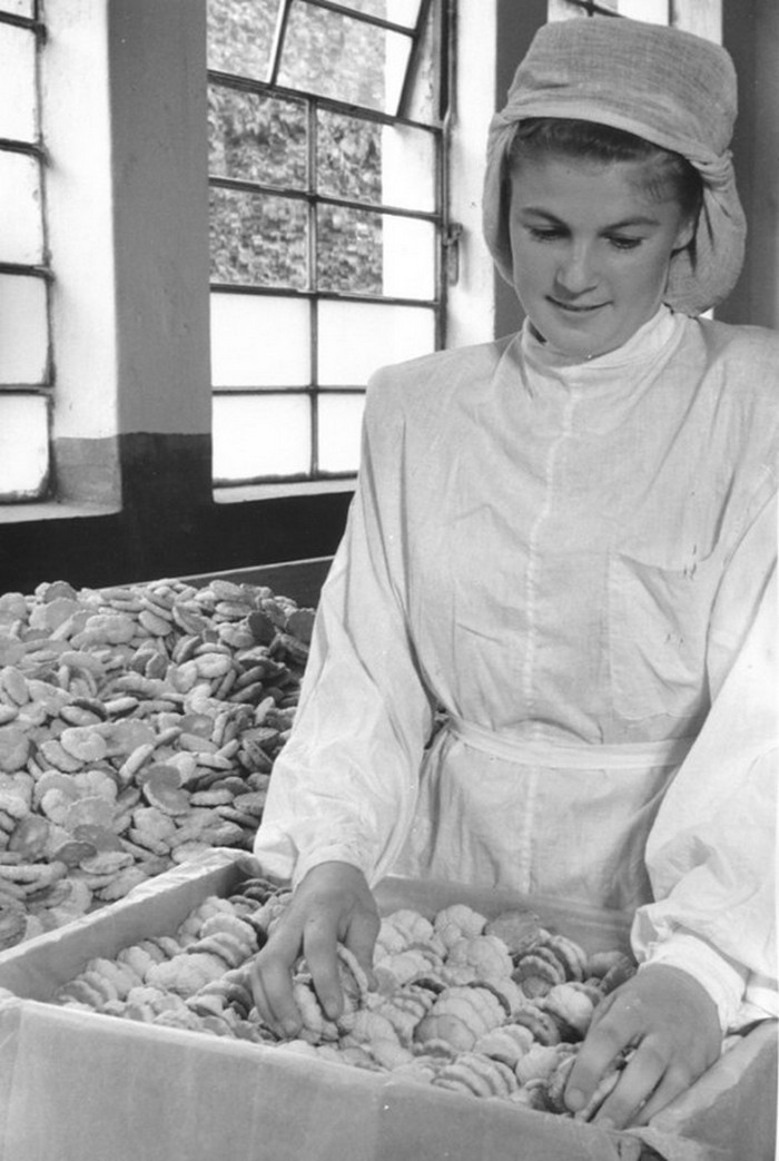 16 советских послевоенных фотографов: от аполитичной искренности к эротике и сюрреализму 16 советских послевоенных фотографов: от аполитичной искренности к эротике и сюрреализму