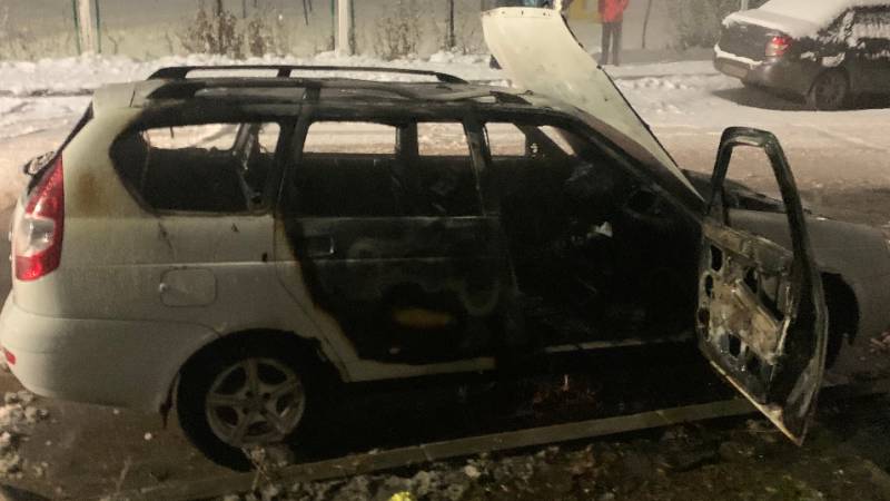 Неизвестные поджигают автомобили в Нижнем Новгороде: в Сети появилось видео