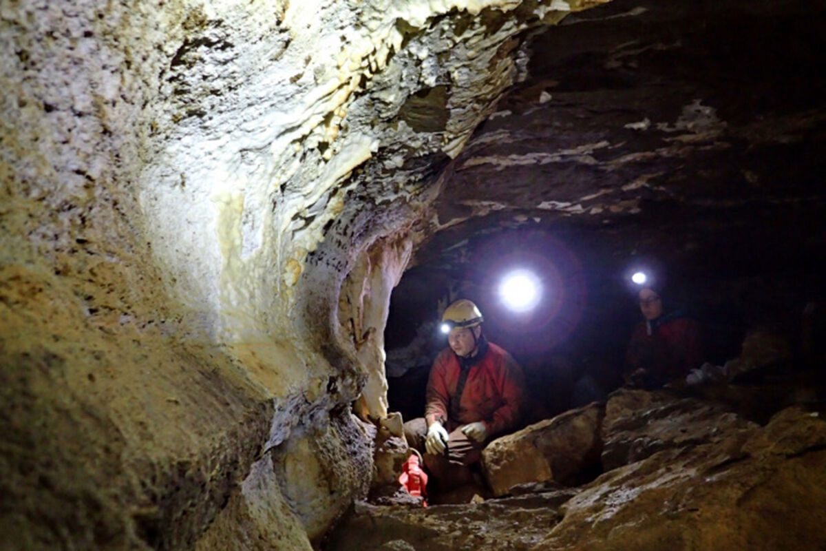 Спелеологи углубились на 70 км в самую длинную пещеру России