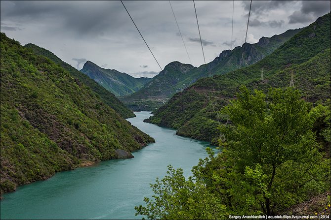 Умопомрачительно красивая албанская глубинка, в которой хочется оказаться прямо сейчас здесь, просто, которые, гдето, своей, Коман, озера, дорога, которых, людях, много, встретить, каньона, совершенно, вывеску, нужно, очень, небольшие, выглядит, нормальным