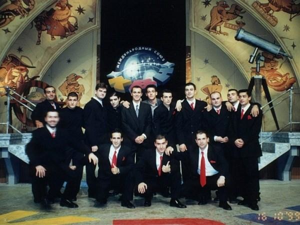 1. Команда "Новые армяне" была образована в 1994 году, они не раз становились финалистами Высшей лиги КВН богатые знаменитости, квн, кем стали звезды квн, клуб веселых и находчивых