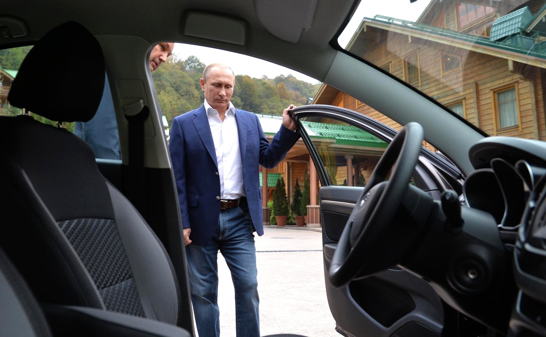 Путин за рулем