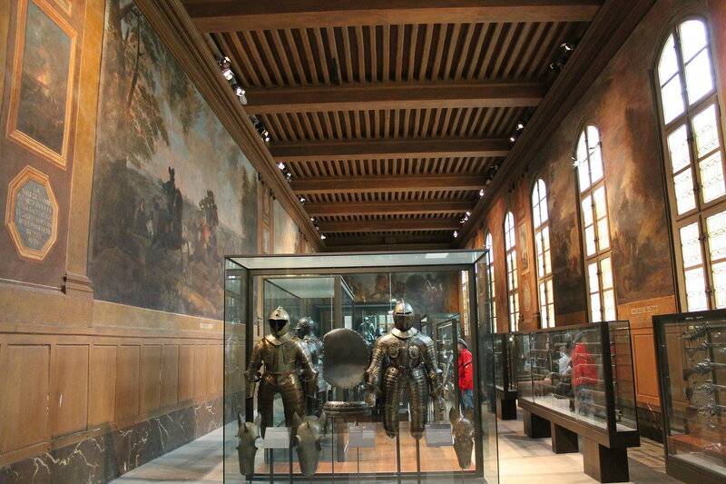 Доспехи двух королей и одного императора