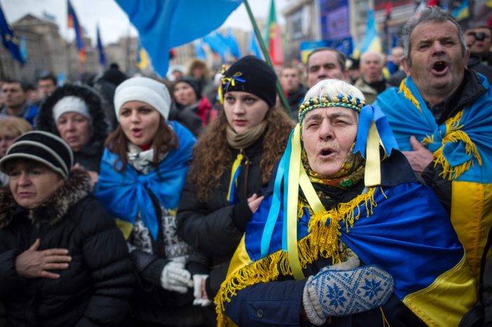 Киев начал принимать жесткие меры, увидев массовый исход украинцев в Россию