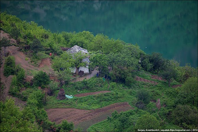 Умопомрачительно красивая албанская глубинка, в которой хочется оказаться прямо сейчас здесь, просто, которые, гдето, своей, Коман, озера, дорога, которых, людях, много, встретить, каньона, совершенно, вывеску, нужно, очень, небольшие, выглядит, нормальным