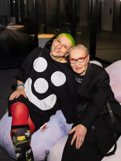 Андрей Малахов, Юрий Колокольников с женой, Антон Беляев, Алёна Долецкая и Елизавета Лихачёва посетили арт-выставку 