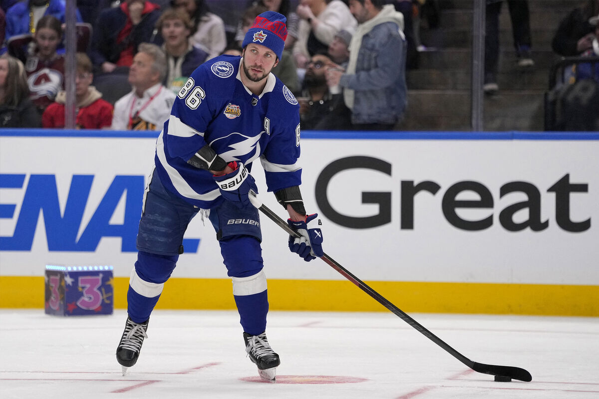 Кучеров вышел на третье место по очкам за сезон в НХЛ для действующих игроков