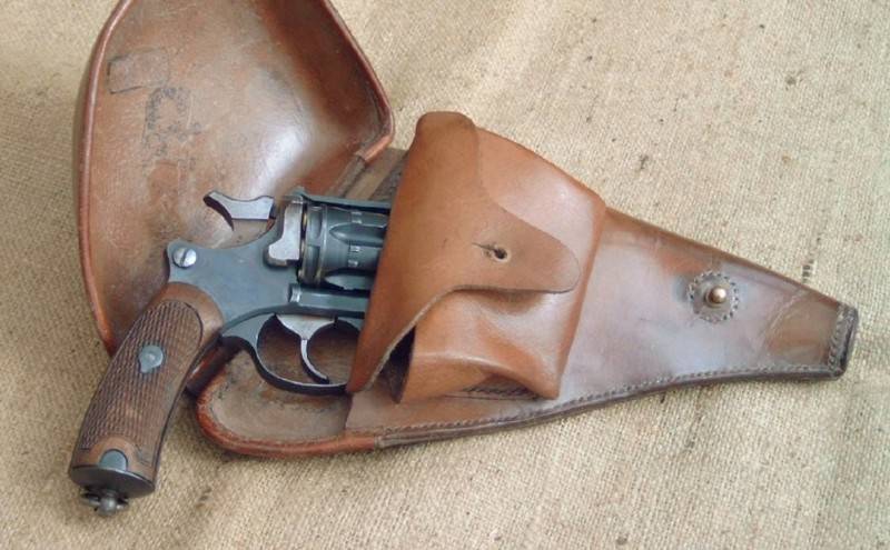 Первые хоть в чём-то: французские армейские револьверы Первые хоть в чём-то: французские армейские револьверы оружие