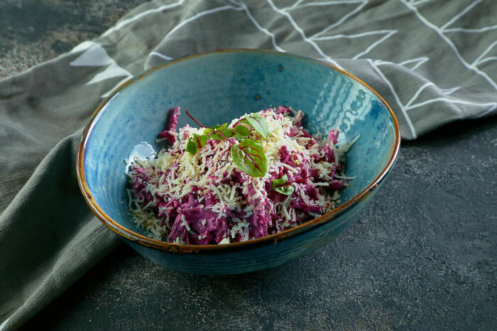7 способов приготовить простой, но вкусный салат с копчёным сулугуни рецепты,салаты