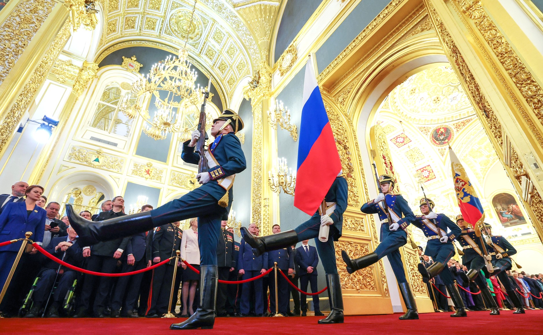 В Китае удивились поведению посла Франции на инаугурации Владимира Путина