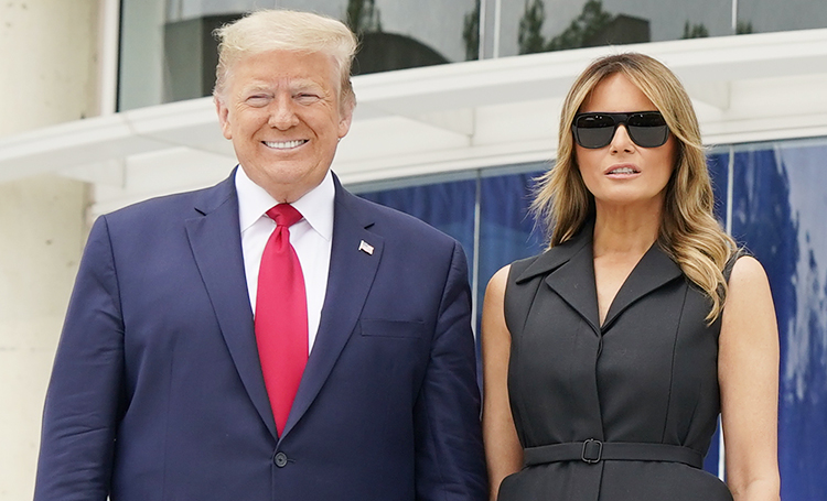 Очередной казус: Дональд Трамп попытался развеселить Меланию перед фотографами, но у него не получилось