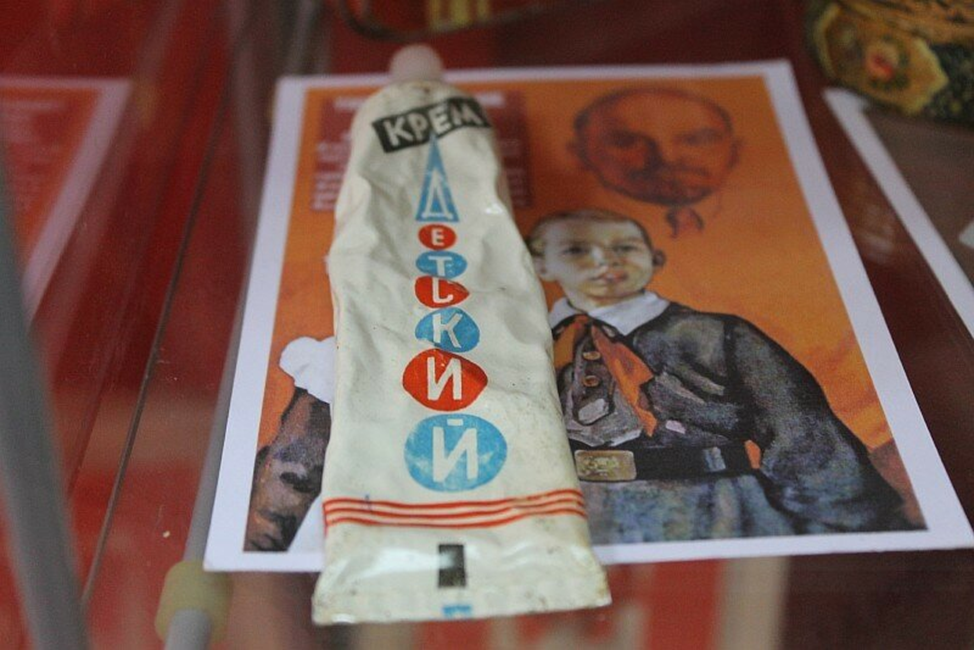 Странные, смешные и даже нелепые бьюти-секреты советских женщин