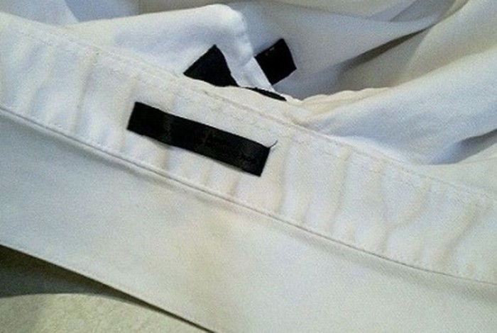 Плохо отстирывающийся затертый след на воротнике может легко испортить хорошую рубашку. /Фото: i.pinimg.com