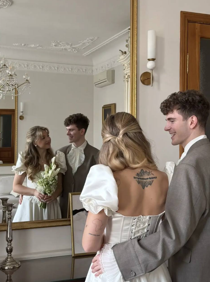 Аня Покров вышла замуж за Артура Бабича: первые кадры из ЗАГСа Артур, Покров, Бабич, самых, молодожены, блогерша, официально, смехом, только, называет, расписались, время, подписчиками, жених, жизни, Выйду, блин», счастливым, «Серьезно, ответила