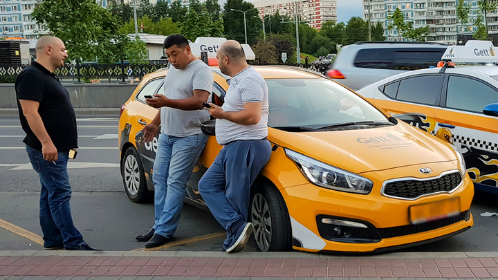 ГЛАВНЫЙ АРГУМЕНТ – БЕЙСБОЛЬНАЯ БИТА. МИГРАНТЫ ВЫТЕСНЯЮТ РУССКИХ С ДОРОГ И ИЗ БИЗНЕСА