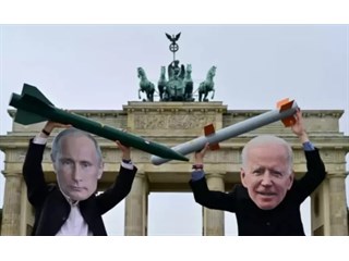 А давайте отдадим Путину Прибалтику?