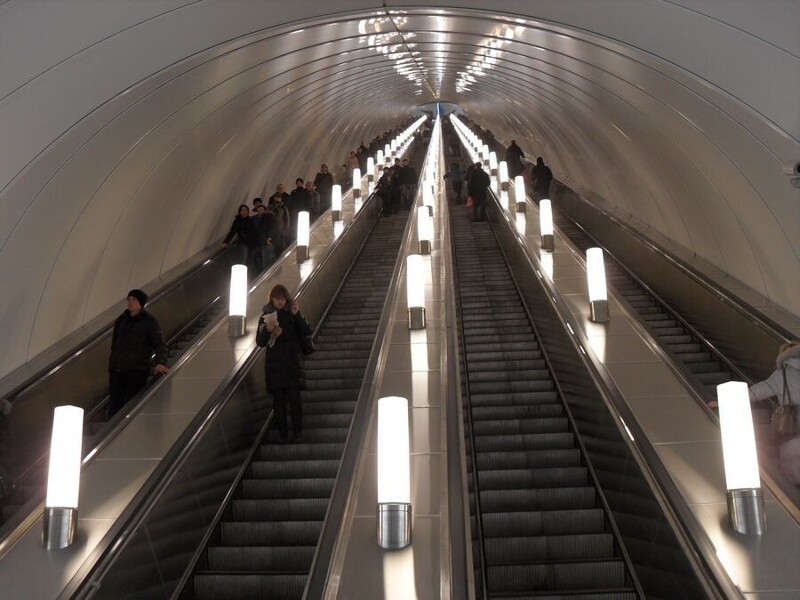 Лестница в небо: 10 самых длинных эскалаторов в мире метров, Станция, станции, метрополитена, Интересный, станция, эскалаторов, является, эскалатор, длину, только, Уитон, поверхности, более, имеет, длиной, сооружения, довольно, эскалатора, Площадь