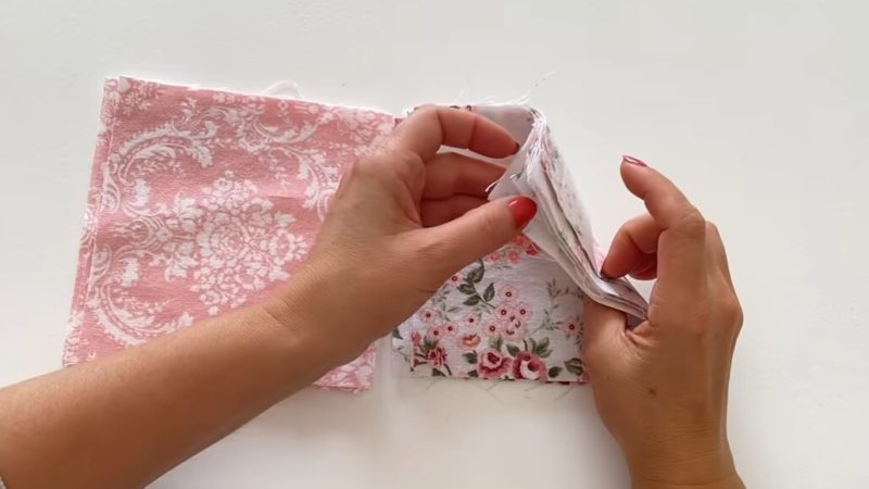 Шьем отличную корзинку для белья из остатков ткани