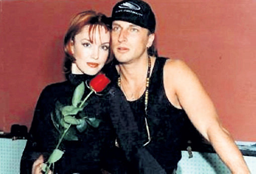 НАГИЕВ уверял, что увлекся Анной в середине 90-х. Она была замужем за ресторатором КОНОРОВЫМ, а он женат на радиоведущей ШЕР. Но это не помешало их роману. Фото с сайта m-rnagiev.ru
