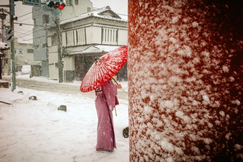 Причудливые и необычные моменты из жизни японцев в фотографиях Сина Ногути 