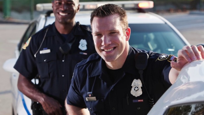 Правдивость фактов о полиции США, навязанных фильмами