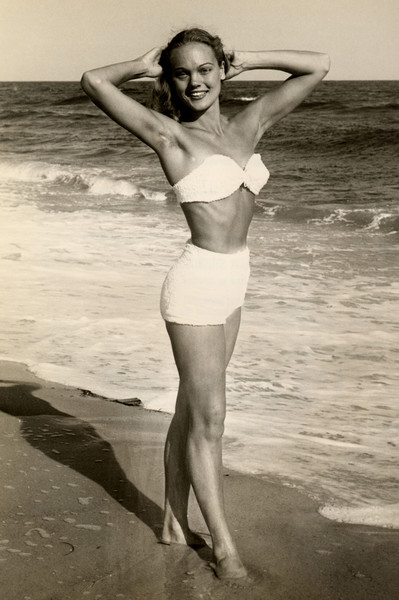 Путешествие во времени по пляжам: от бикини до шаровар Путешествие во времени по пляжам: от бикини до шаровар мода и красота,одежда и аксессуары,пляжная мода