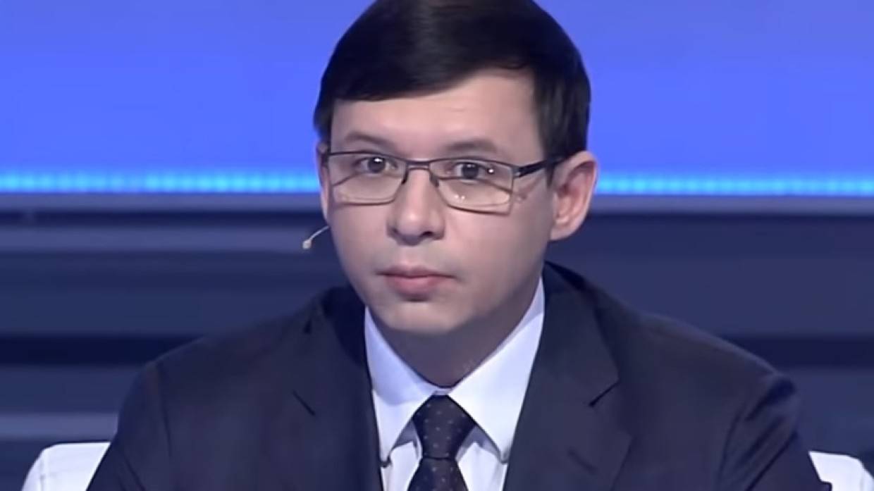 Мураев перед заявлением Лондона опубликовал снимки в образе Джеймса Бонда