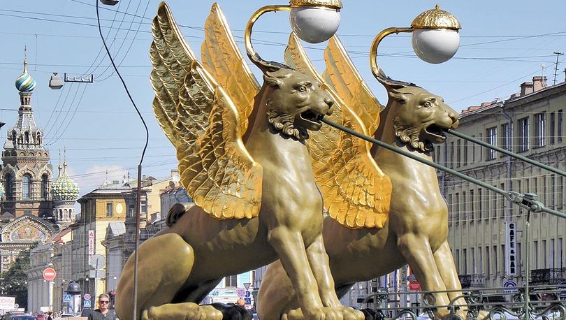Волшебные памятники Санкт-Петербурга, которые приносят удачу