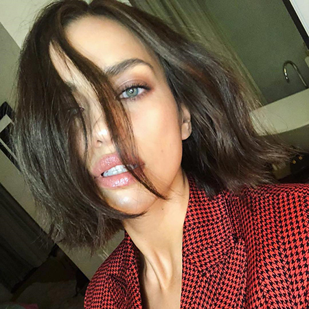 Ирина Шейк рассказала о материнстве, любимом уходе за кожей и своих слабостях Ирина Шейк рассказала о материнстве, любимом уходе за кожей и своих слабостях интервью