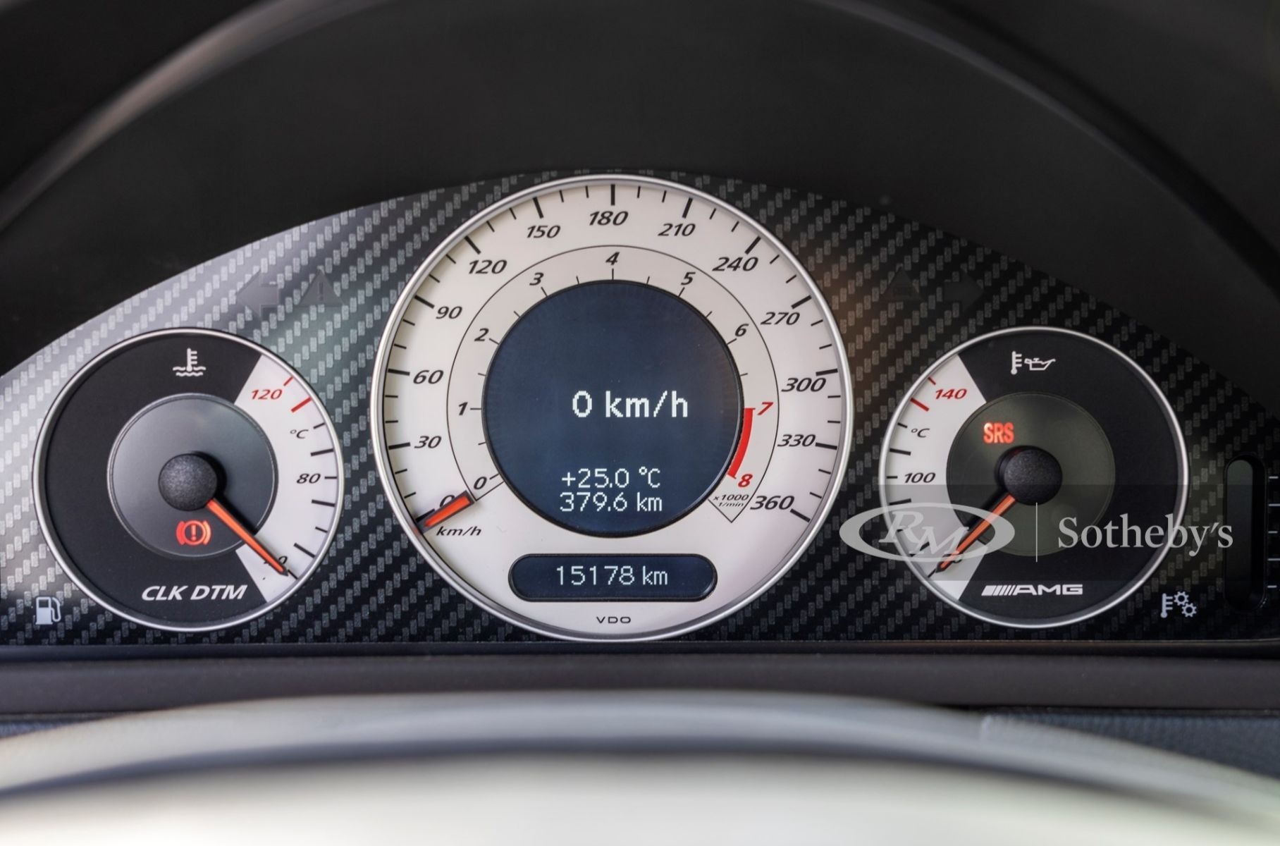 На продажу выставлен редкий кабриолет Mercedes-Benz CLK арабских шейхов На продажу выставлен редкий кабриолет Mercedes-Benz CLK арабских шейхов Новости