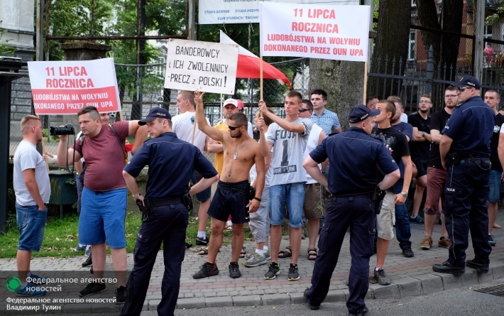 День Волынской резни: в Польше найдется дубина на бандеровское рыло